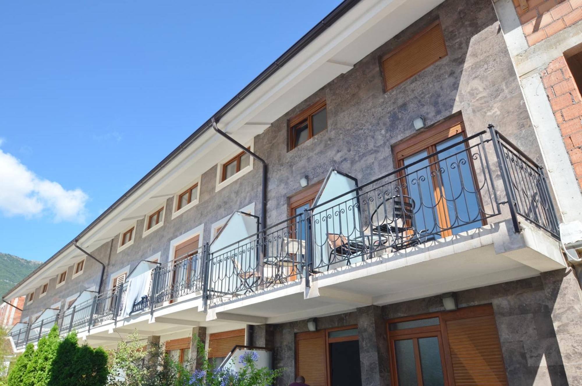 Trojanovic Apartments Tivat Kültér fotó